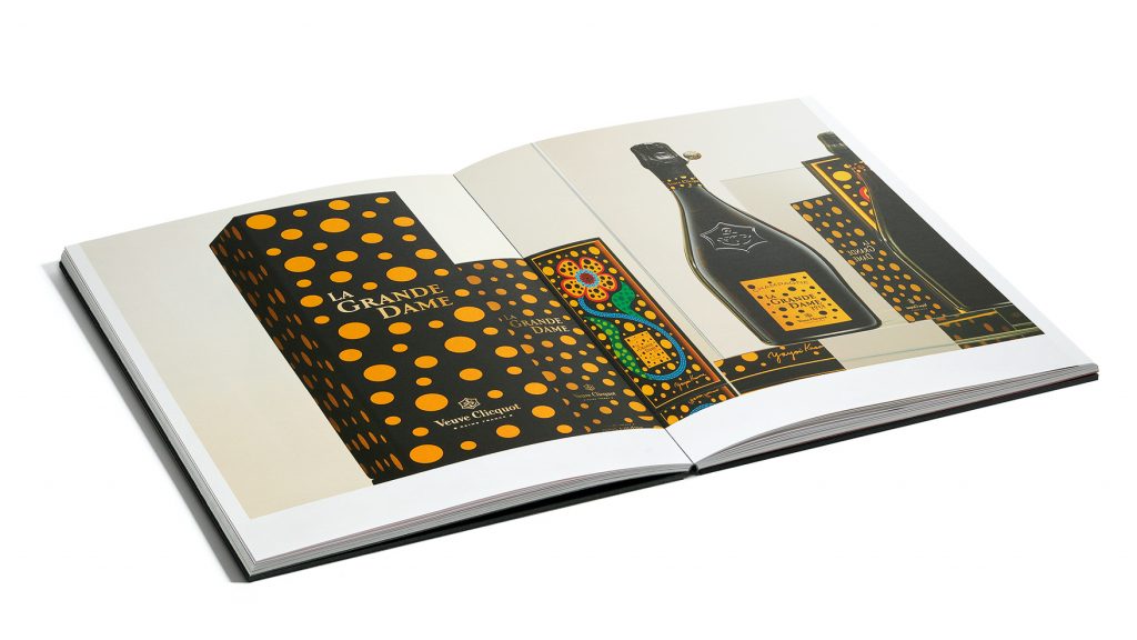 VeuveClicquot-YayoiKusama-Book-Packshot-Open-01 copie